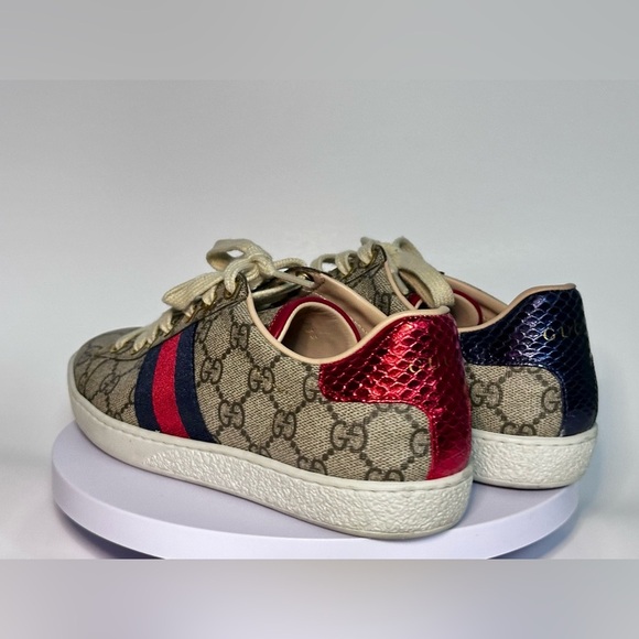 Gucci Women's Ace GG Supreme Low Top Sneakers - Picture 4 of 14